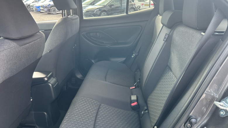 Toyota Yaris Cross 1.5 Hybrid Design 5dr CVT Hybrid Estate